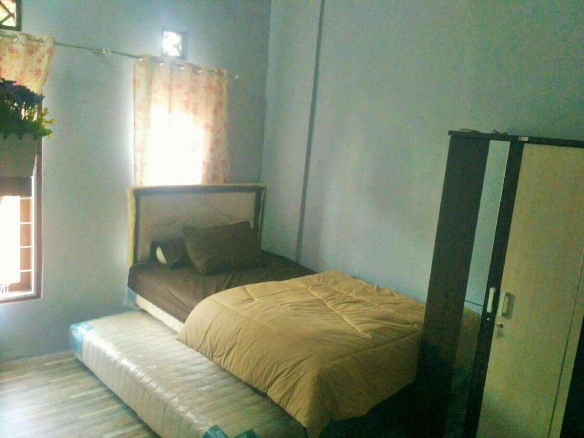 Homestay Bumi Asri III Cikutra Бандунг Екстериор снимка