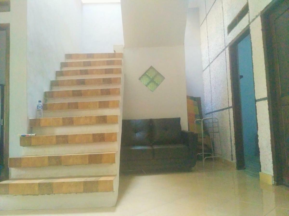 Homestay Bumi Asri III Cikutra Бандунг Екстериор снимка