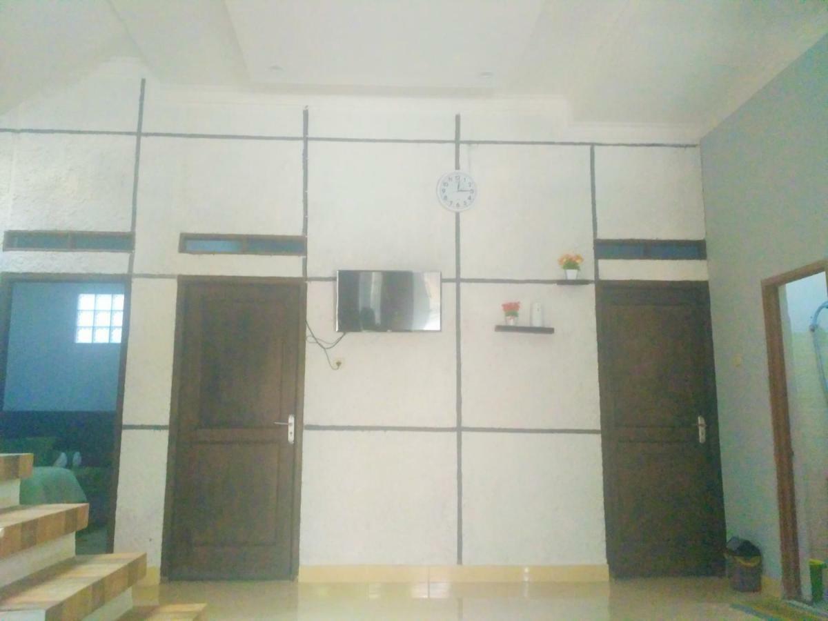 Homestay Bumi Asri III Cikutra Бандунг Екстериор снимка
