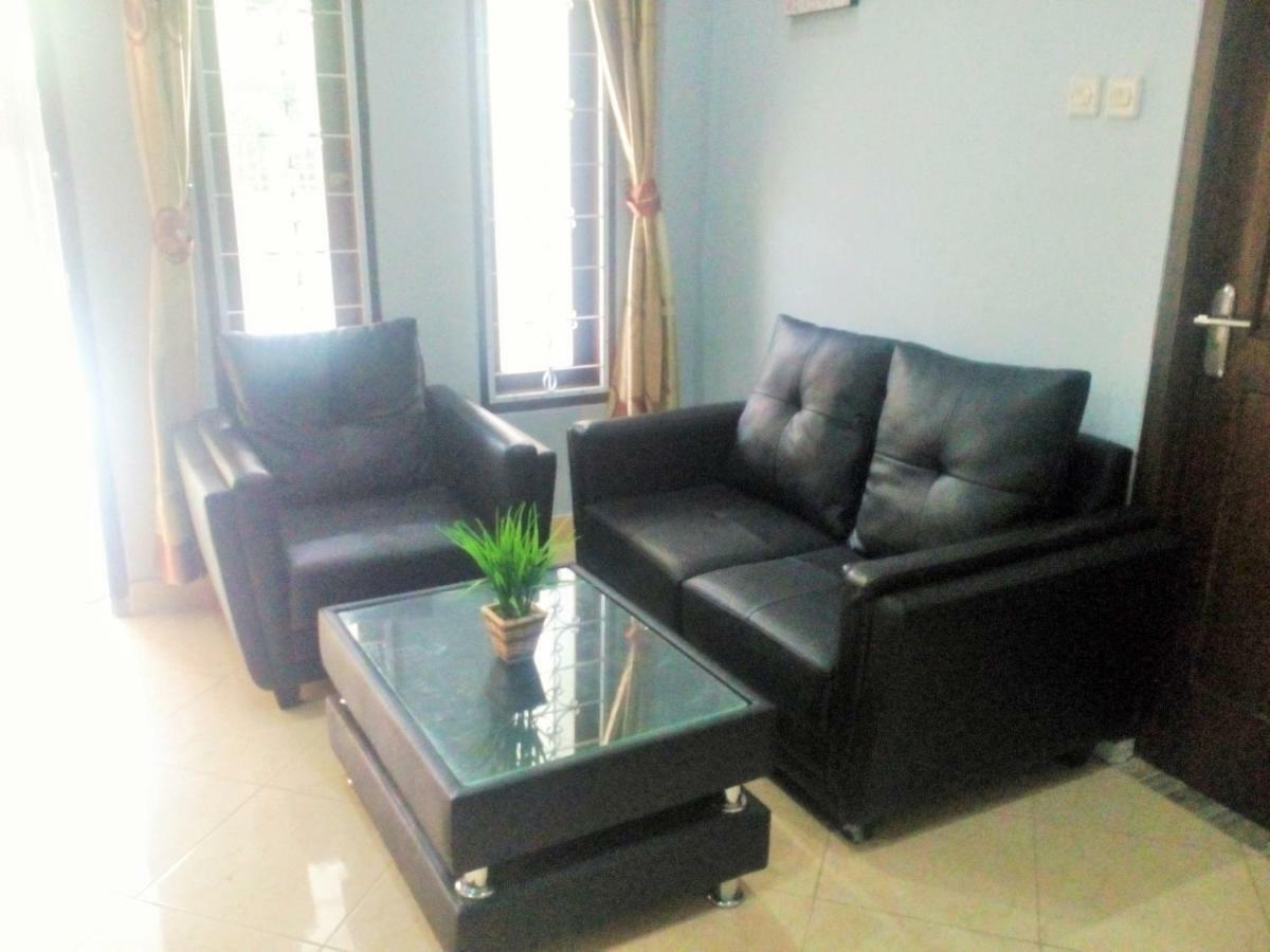 Homestay Bumi Asri III Cikutra Бандунг Екстериор снимка