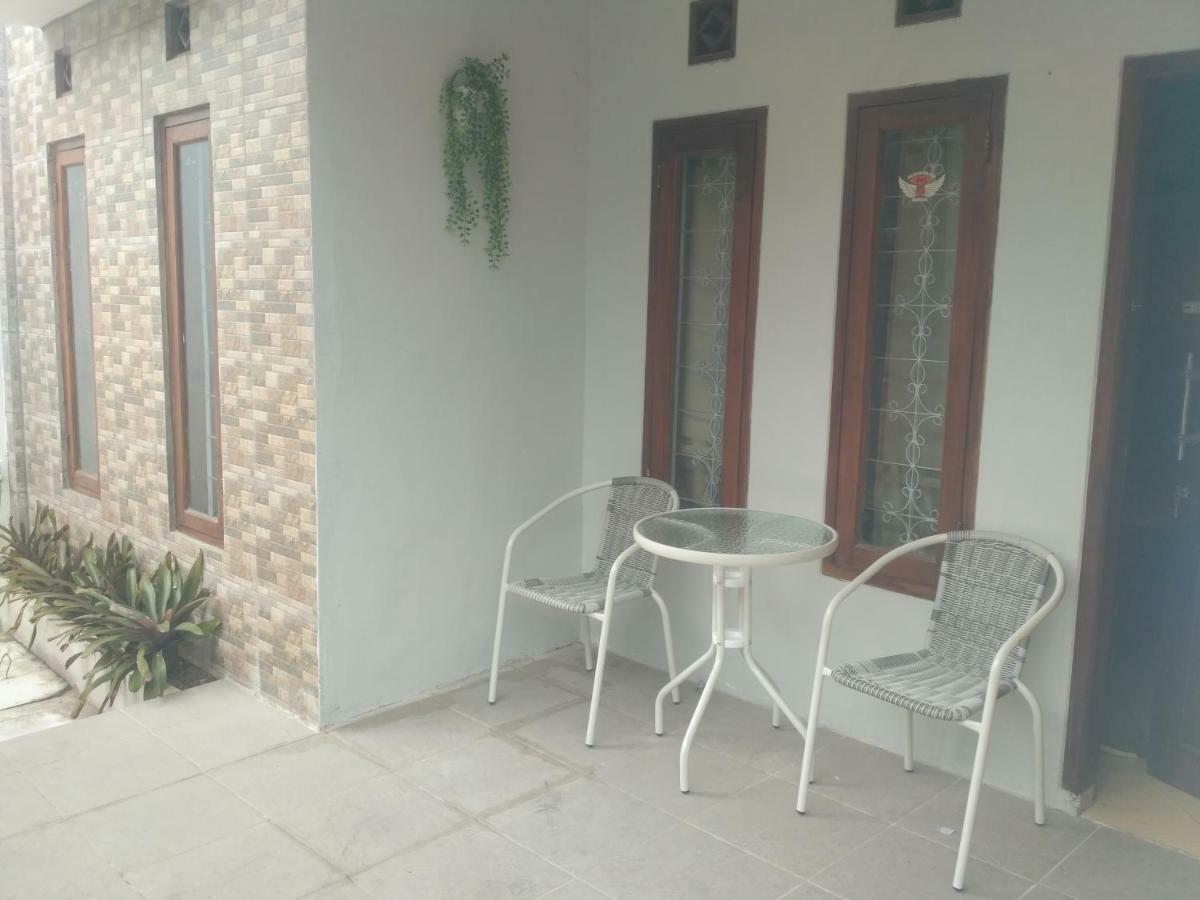 Homestay Bumi Asri III Cikutra Бандунг Екстериор снимка